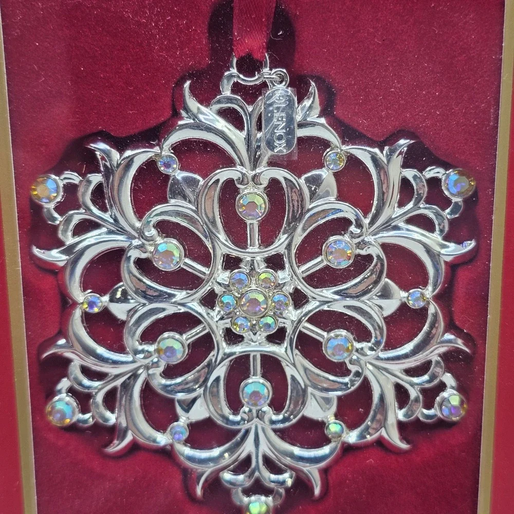 Lenox 2022 Snow Majesty Snowflake Ornament 18th Series Silver Plate AB Crystals